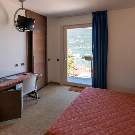 Del Rosmunda Hotel Clusane