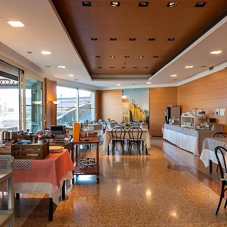 Hotel Del Rosmunda 3*