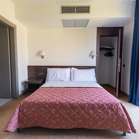 Hotel Del Rosmunda 3*